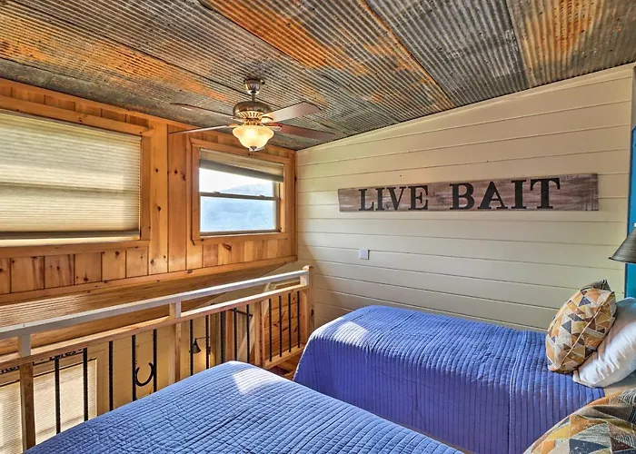 Pet-Friendly Studio W/ Loft & Mountain Views!