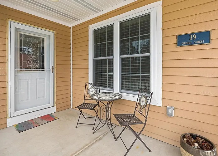Williams Bay House - Cherry Street Retreat