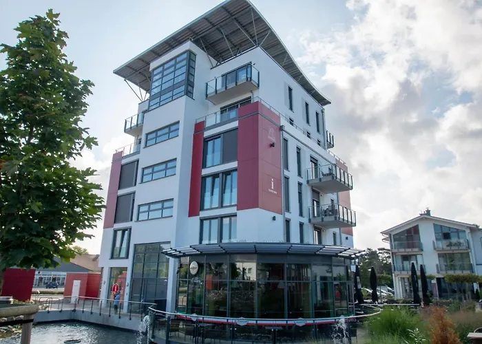 Albert-Inn-Glowe: Barrier-Free Retreat with Coworking & Sauna
