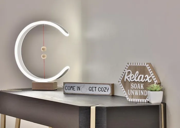 *New* Xquisitemidcenturym0D~ Condo *Otr* W/Parking