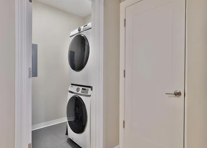 *New* Xquisitemidcenturym0D~ Condo *Otr* W/Parking