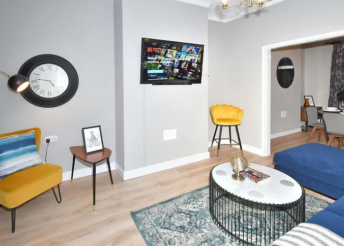 Elm House By Yourstays - Lovely Home In Cheshire, Quiet Residential Street