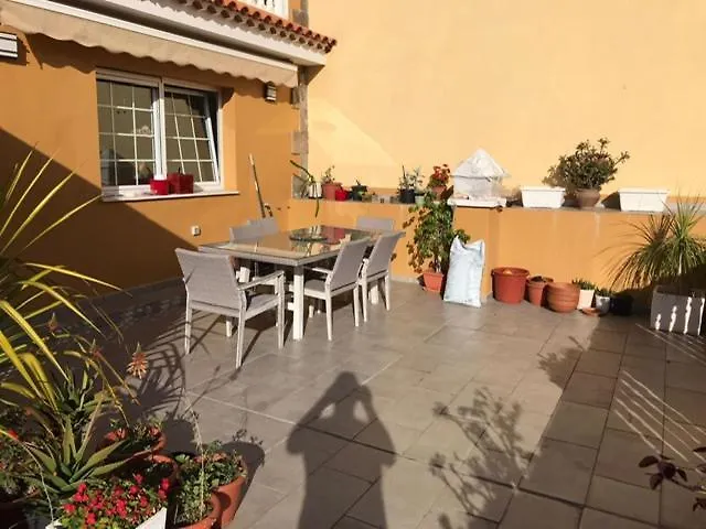 Grosse Terrasse. Modern. Home Office. Solarium