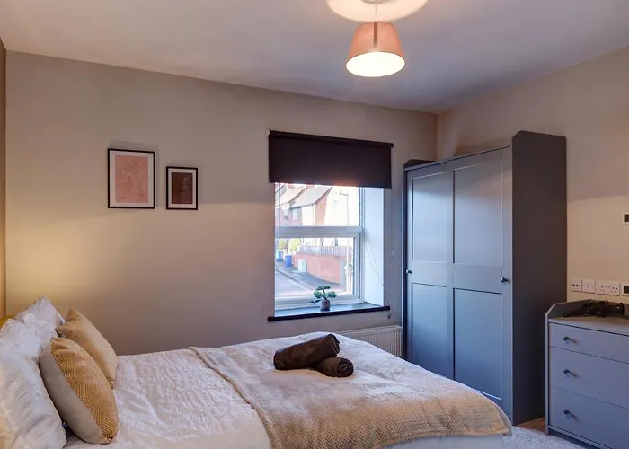 Cosy 2 Bed Home Chesterfield