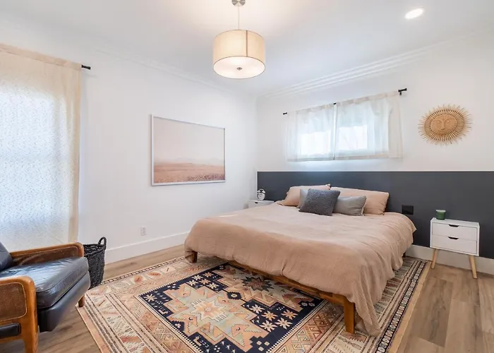 Plush 2-Bed Apt In Riverside Heights!