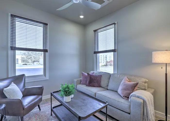 San Marcos Apartment W/ Off-Street Parking!