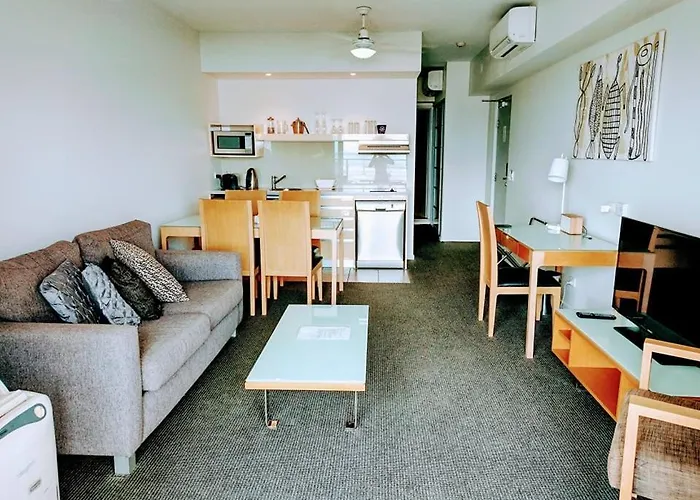 Luxury hotel only: Darwin Harbour Suites