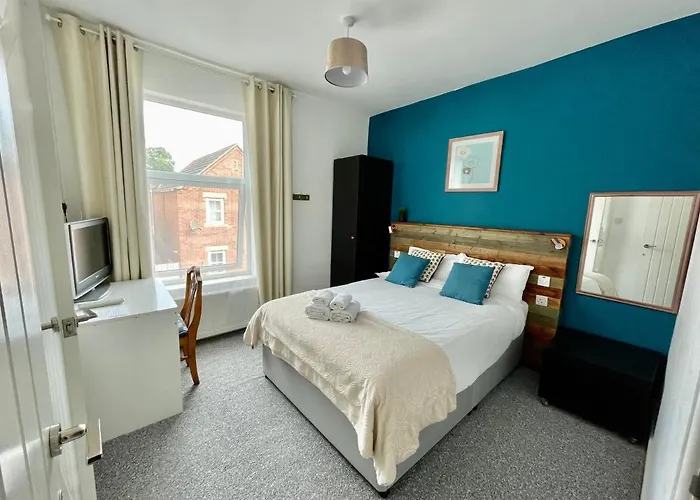 The Corner House - Modern Chesterfield Town Centre Apartments