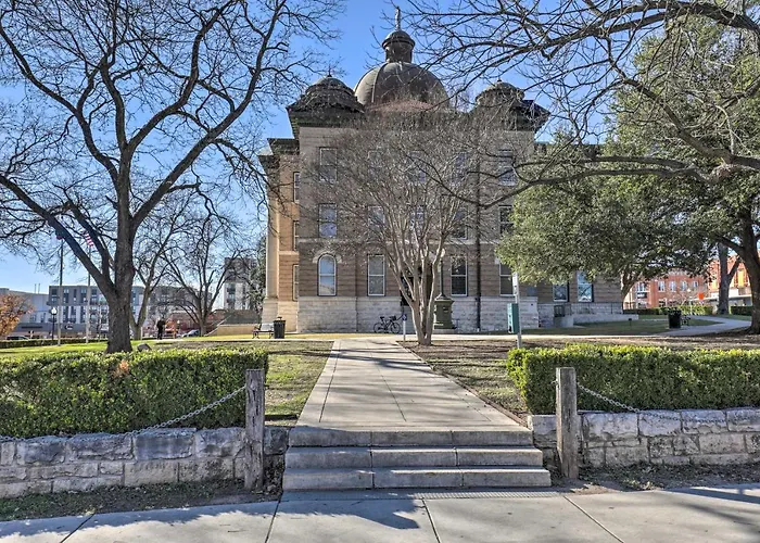 Sleek, Newly Updated Downtown San Marcos Apt!