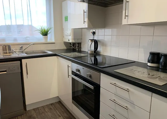 Modern Cosy Warm Home With Free Parking
