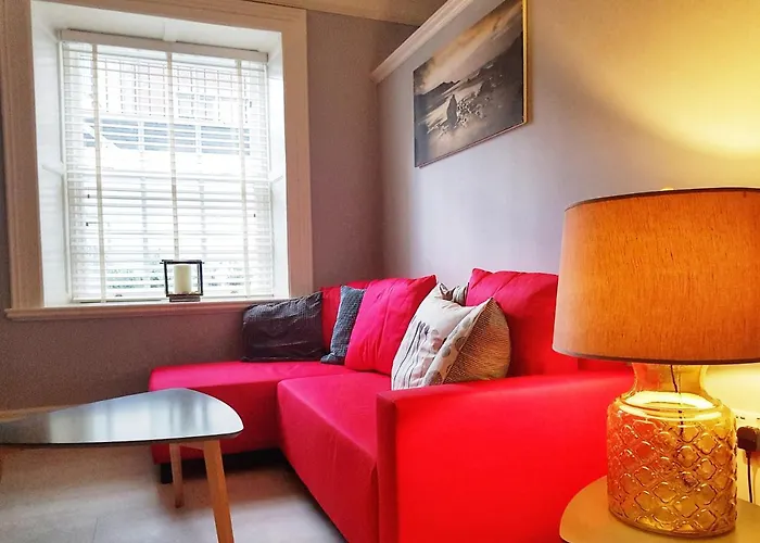 Elegantly Restored Suite In Historic Limerick