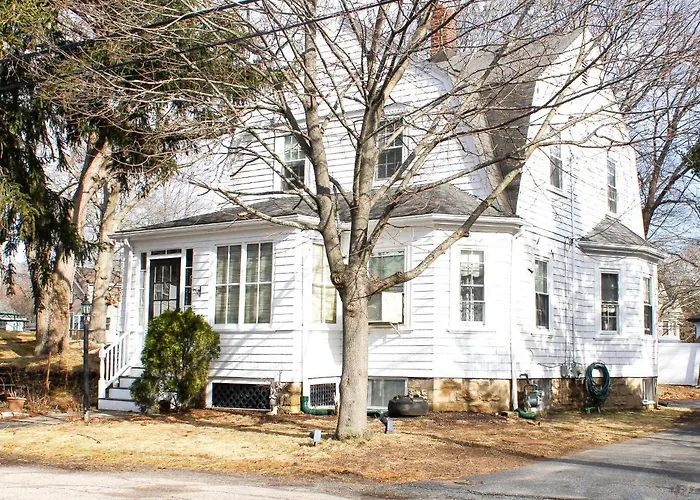 Naughton Guest House-Close To Boston