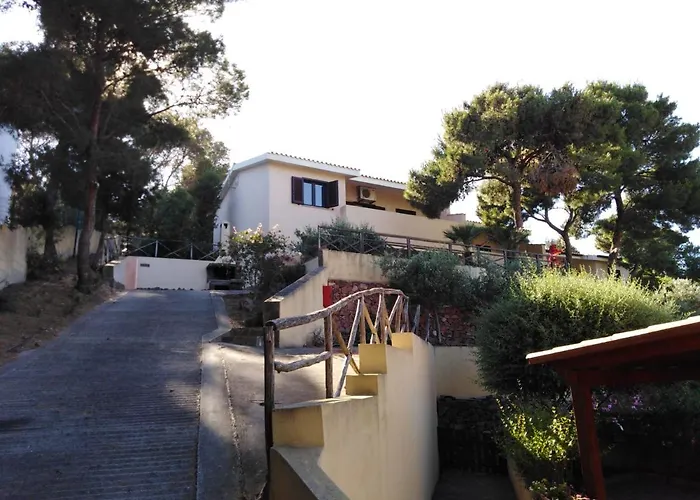Villa panoramica immersa nel verde