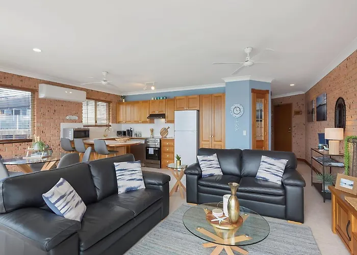 Grand Pacific 2 Unit 4 -Omaroo - First Floor