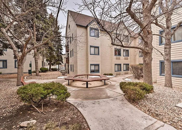 2 Blocks To Light Rail: Denver Unit W/ Kitchenette