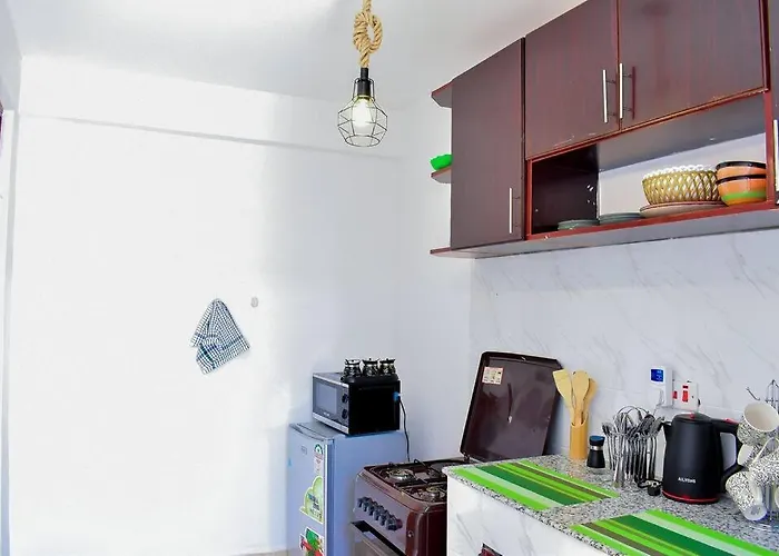 Rorot Spacious One Bedroom In Kapsoya With Free Wifi
