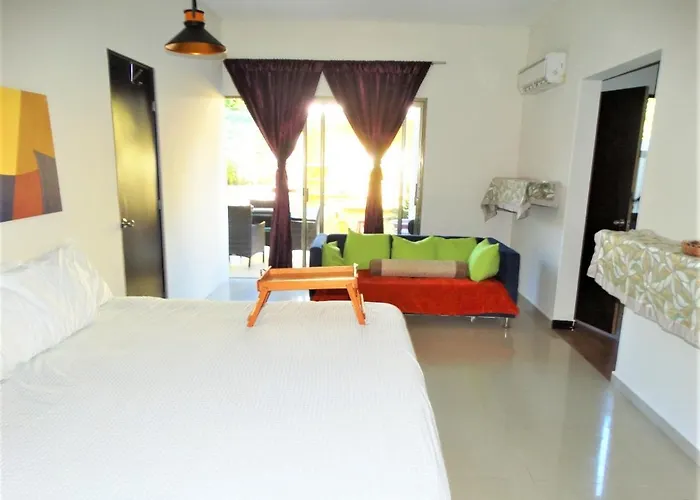 Guests house Villa Oasis Cancun Airport