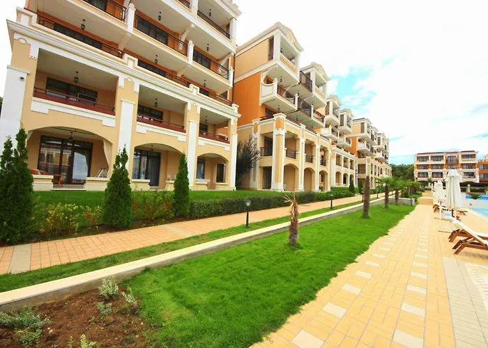 Green Life Beach Resort Apartment