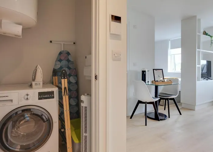 Kings Road Apartments
