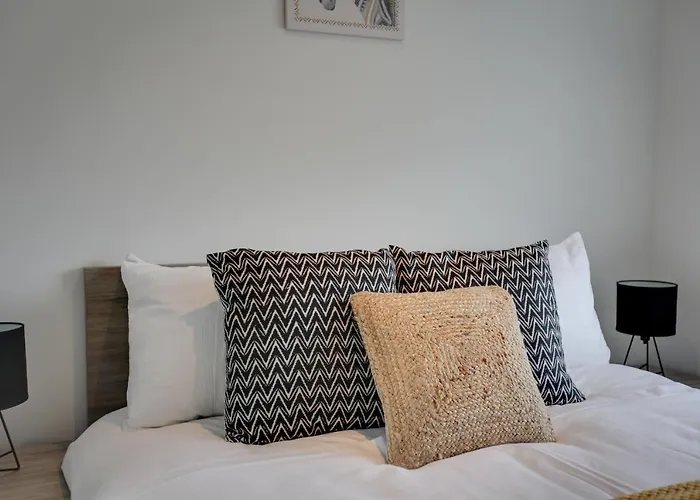 Kings Road Apartments