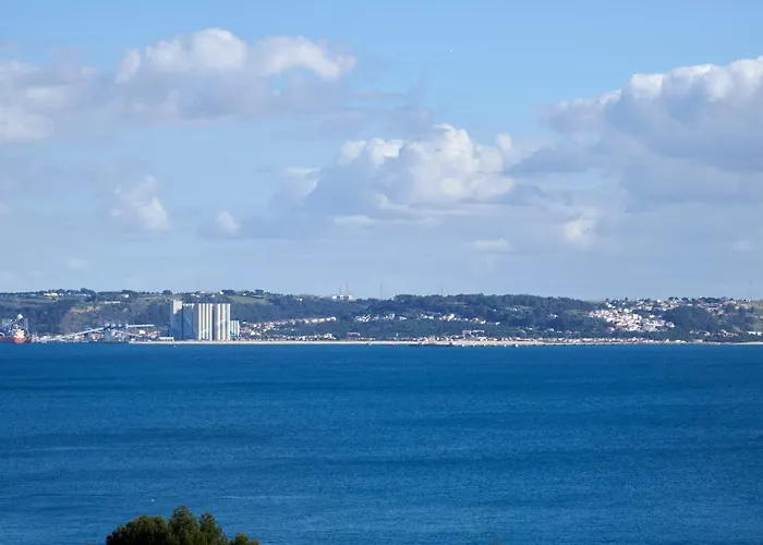 Infinite Ocean View W/ Free Parking By Timecooler