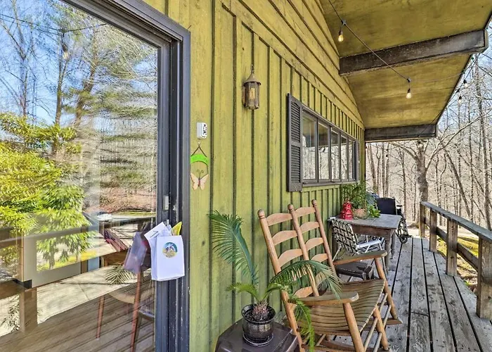 Studio Apartment With Kitchen Very Close To Wcu - Non Smoking & No Pets
