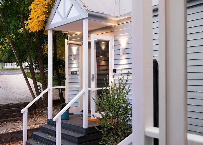 Vue Lake Daylesford Studio