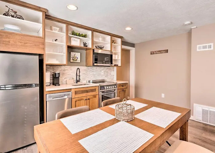 Short Drive To State Parks: Herber City Apt