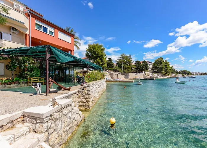Apartments Amfora - Cozy And Modern Apartments For Up To 10 People, 100M From The Sea And Beach