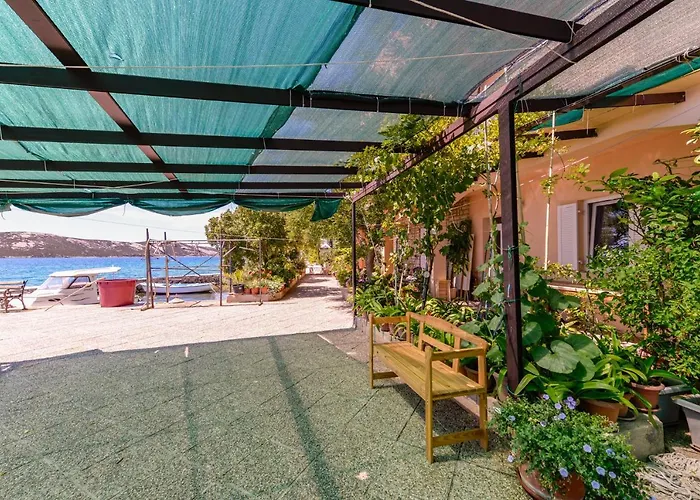 Apartments Amfora - Cozy And Modern Apartments For Up To 10 People, 100M From The Sea And Beach