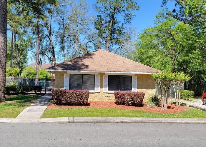 Comfortable Townhome 2Br 1-5Ba - Near Uf & Shopping Dining