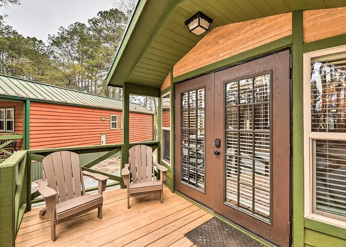 Beautiful New Bern Studio Cabin W/ Fire Pit!