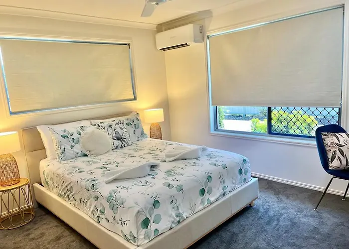 Lux In Bundy - Wifi, Ac, Netflix And Comfort
