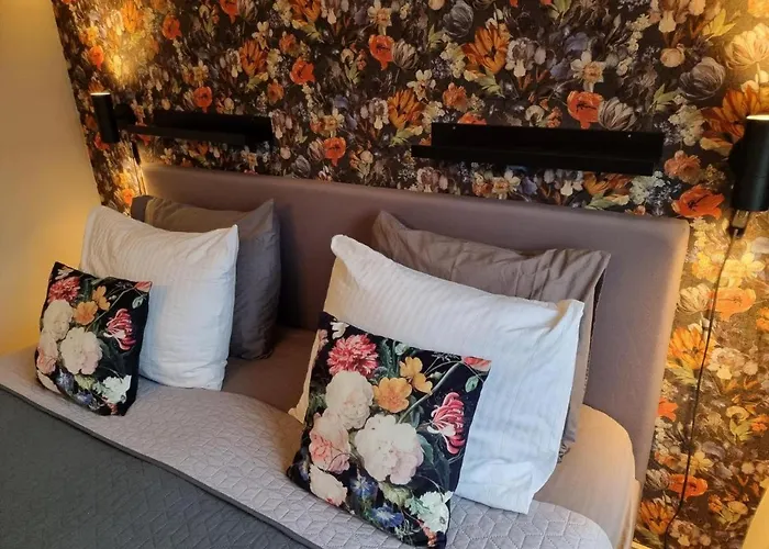 The Hogg House - A City Delight For Two