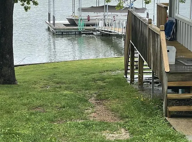 Loft , Boat Dock, 2 Bedrooms , Pet Friendly
