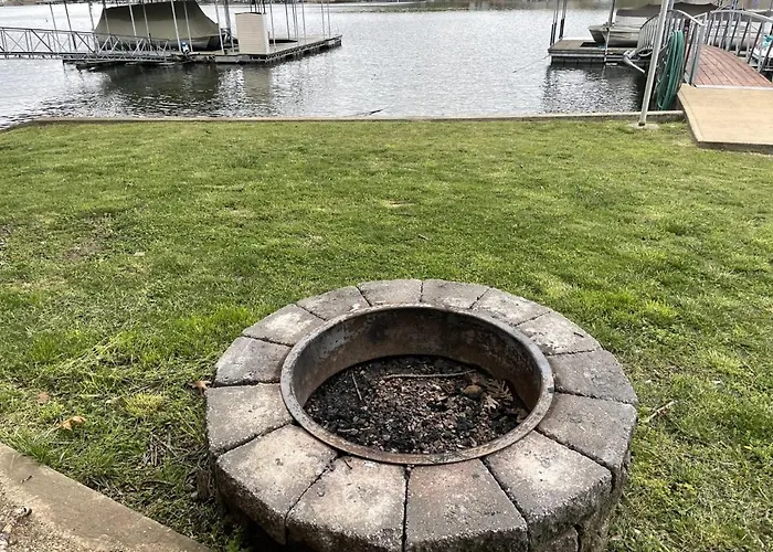 Loft , Boat Dock, 2 Bedrooms , Pet Friendly