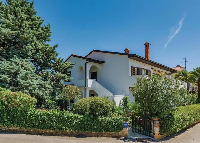 Nice Apartment In Novigrad With Wifi