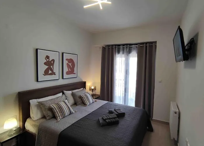 Grey Swan - Modern & Stylish Apartment With Private Parking