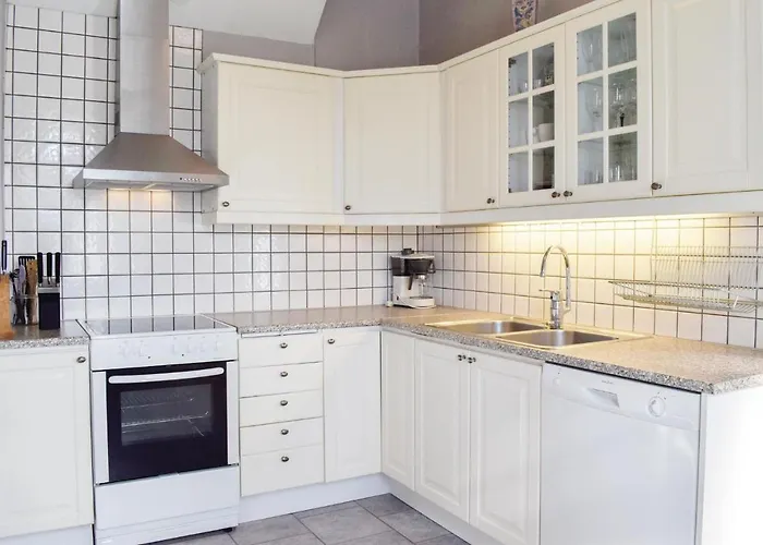 2 Bedroom Gorgeous Apartment In Ystad