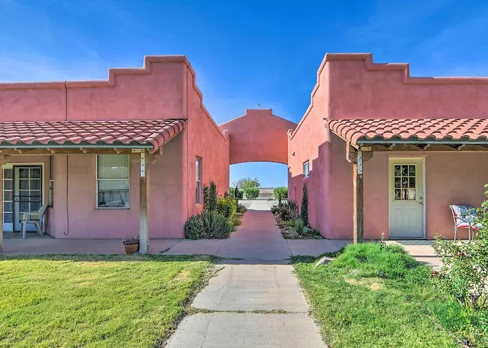 Single-Story Eloy Apartment W/ Patio Space!