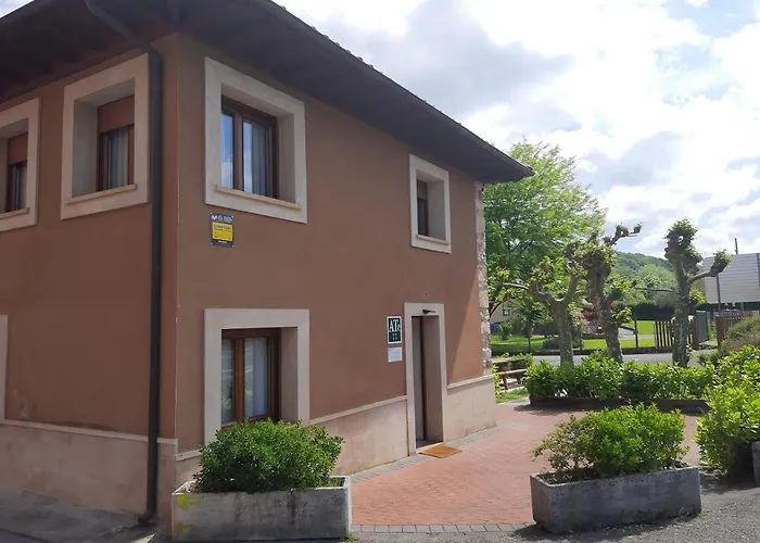 Hotel que admite mascotas: El Puentín del Sella con WiFi y parking gratuito