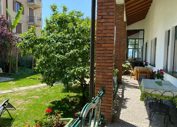 Casa Vacanze Gabbianella Villa Con Giardino Lungolago Maderno
