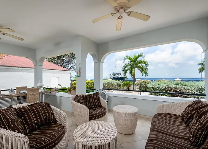 Luxury Seafront 4P Large Ground Floor Apartment