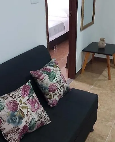 Cómodo apartaestudio con excelente ubicación