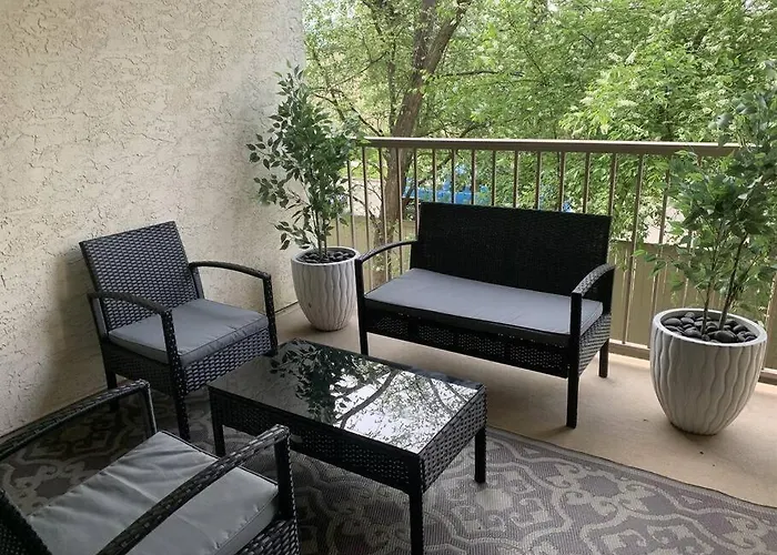 Chris Cozy Condo Cw #205 Edmonton