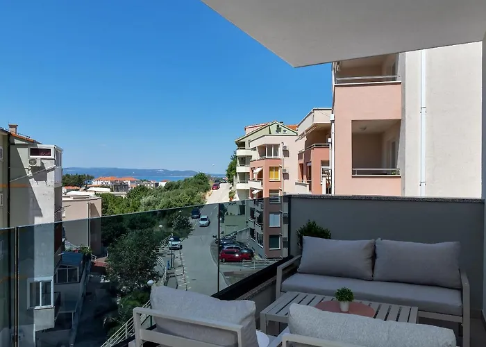 Central Makarska - Apartments Santric