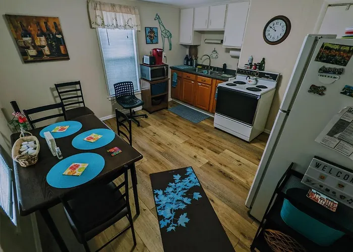 The Estate Loft In Downtown Milford