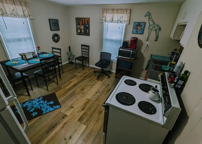 The Estate Loft In Downtown Milford