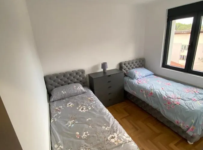 Maya Apartman Sa Dve Spavace Sobe