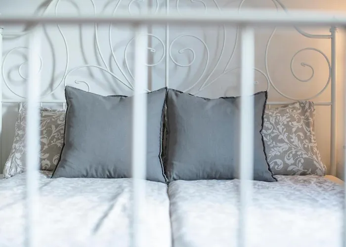 Old Town Studio And Apartment